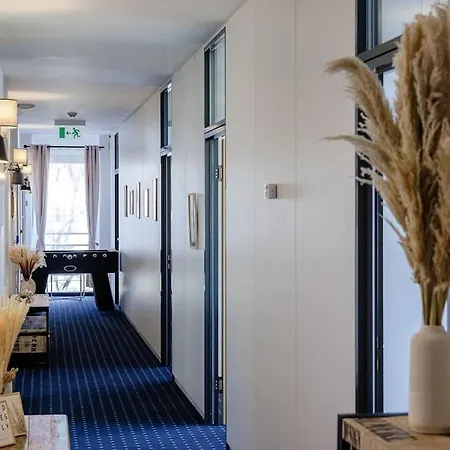 150 M² Unterkunft Mit Billard, Kicker & Parkplatz